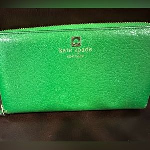 Kate Spade green zip wallet